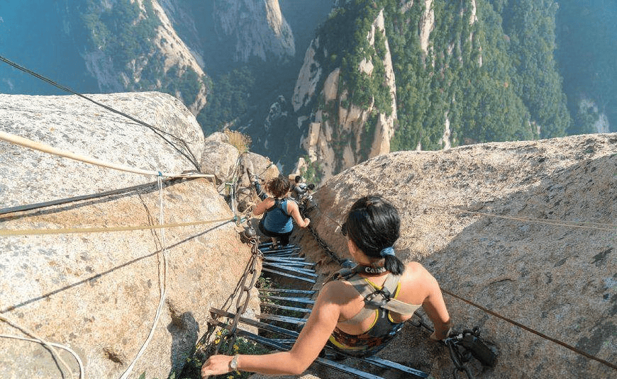Mount Huashan hiking trail near Xi’an, scenic adventure for first-timers